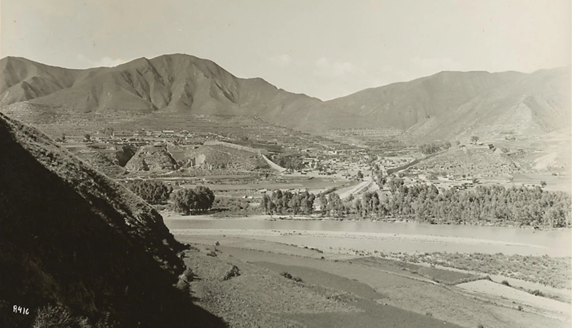 B&W photo of Tibet